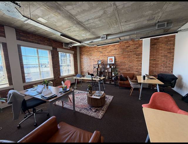 62M² BUILDING TO LET IN GREEN POINT
